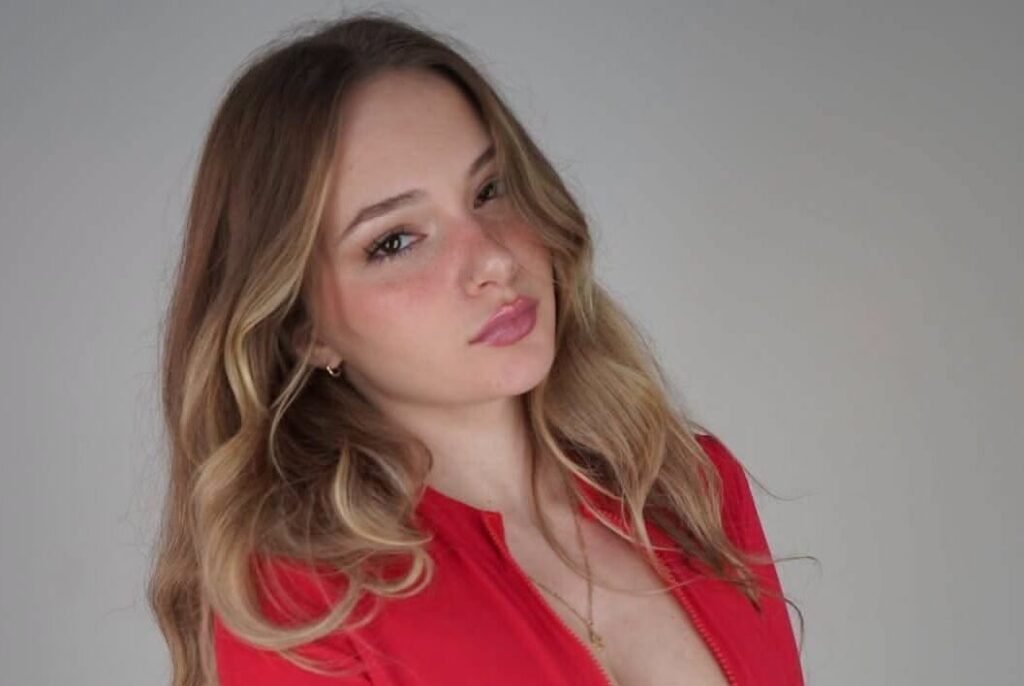 Who is Ava Reyes? Bio, Age, Boyfriend, Career & Net Worth 2026